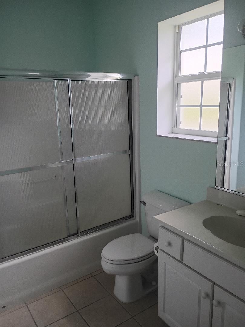Photo 15 of 16: Guest Bathroom