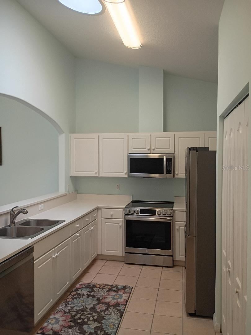 Photo 3 of 16: Kitchen