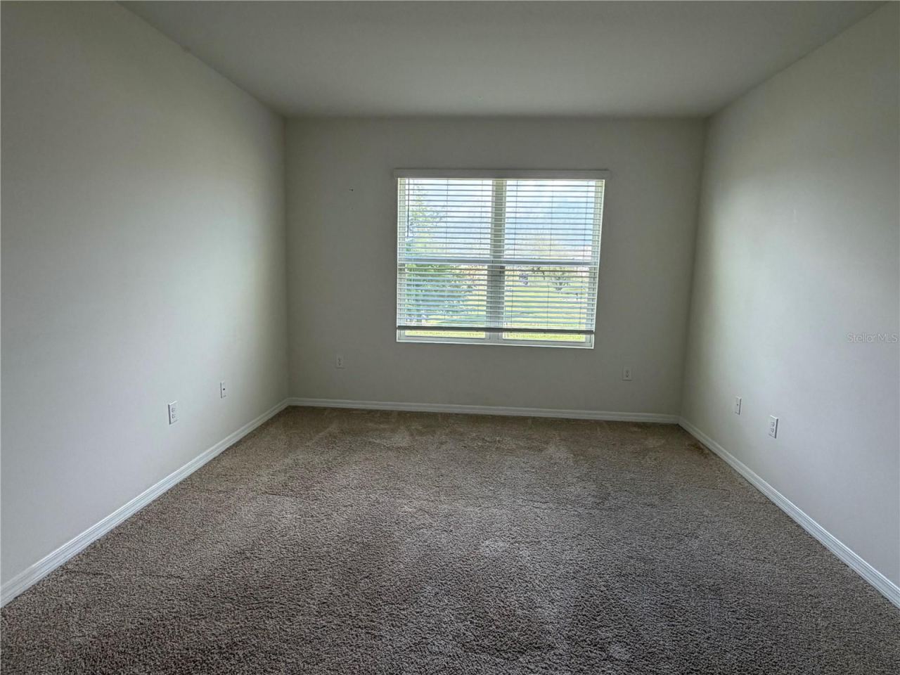 Photo 18 of 20: Master Bedroom
