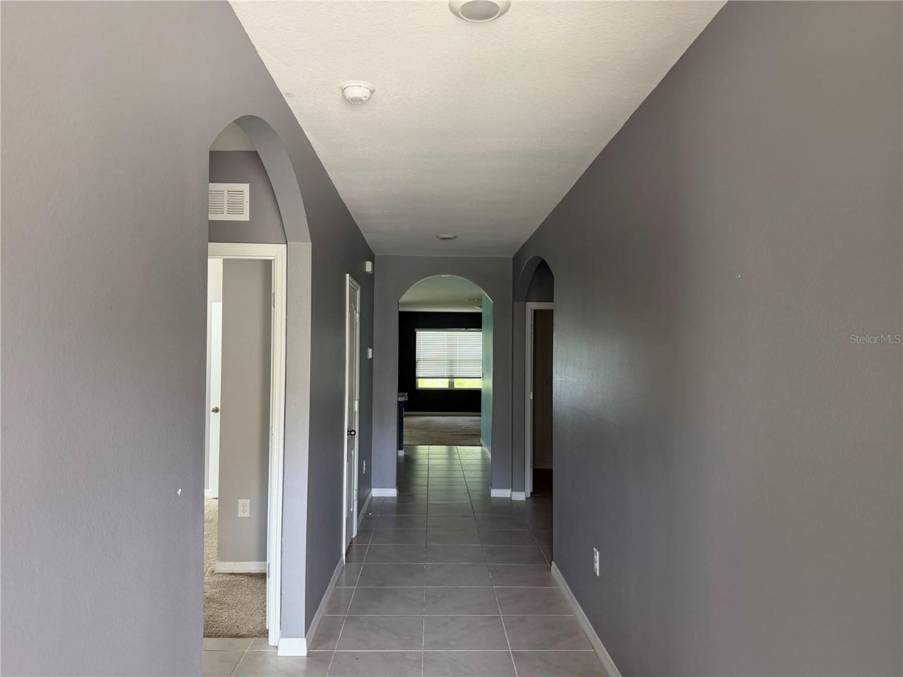 Photo 2 of 20: Foyer