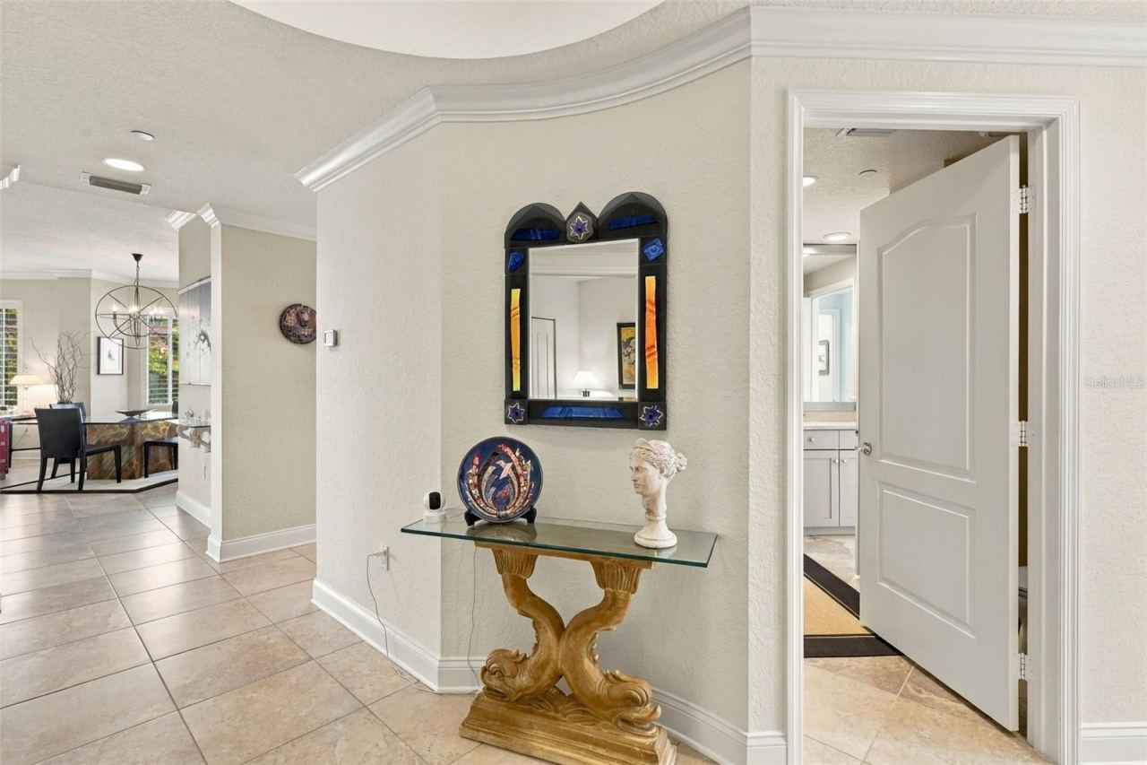 Photo 4 of 20: Entryway featuring the Fresco ceiling