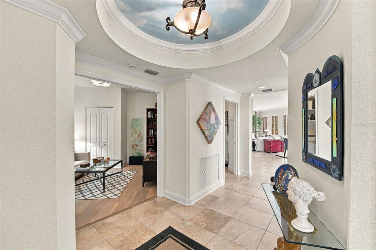 Photo 5 of 20: Entryway featuring the Fresco ceiling