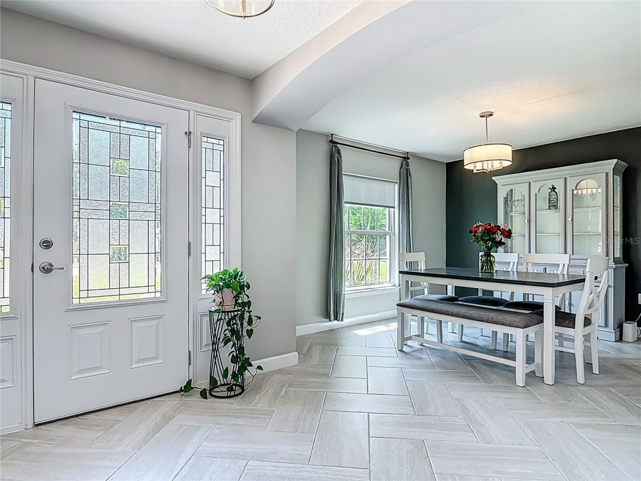 Photo 4 of 20: Foyer