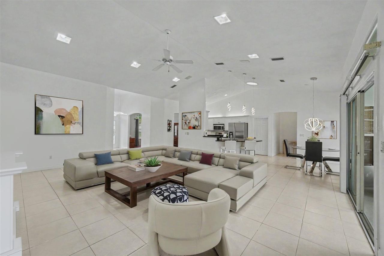 Photo 9 of 20