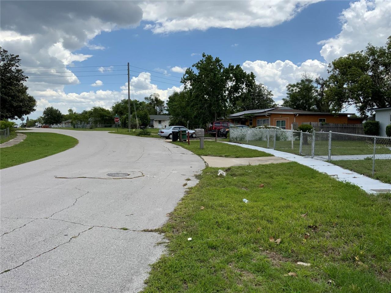 Photo 4 of 14: View of Neighborhood