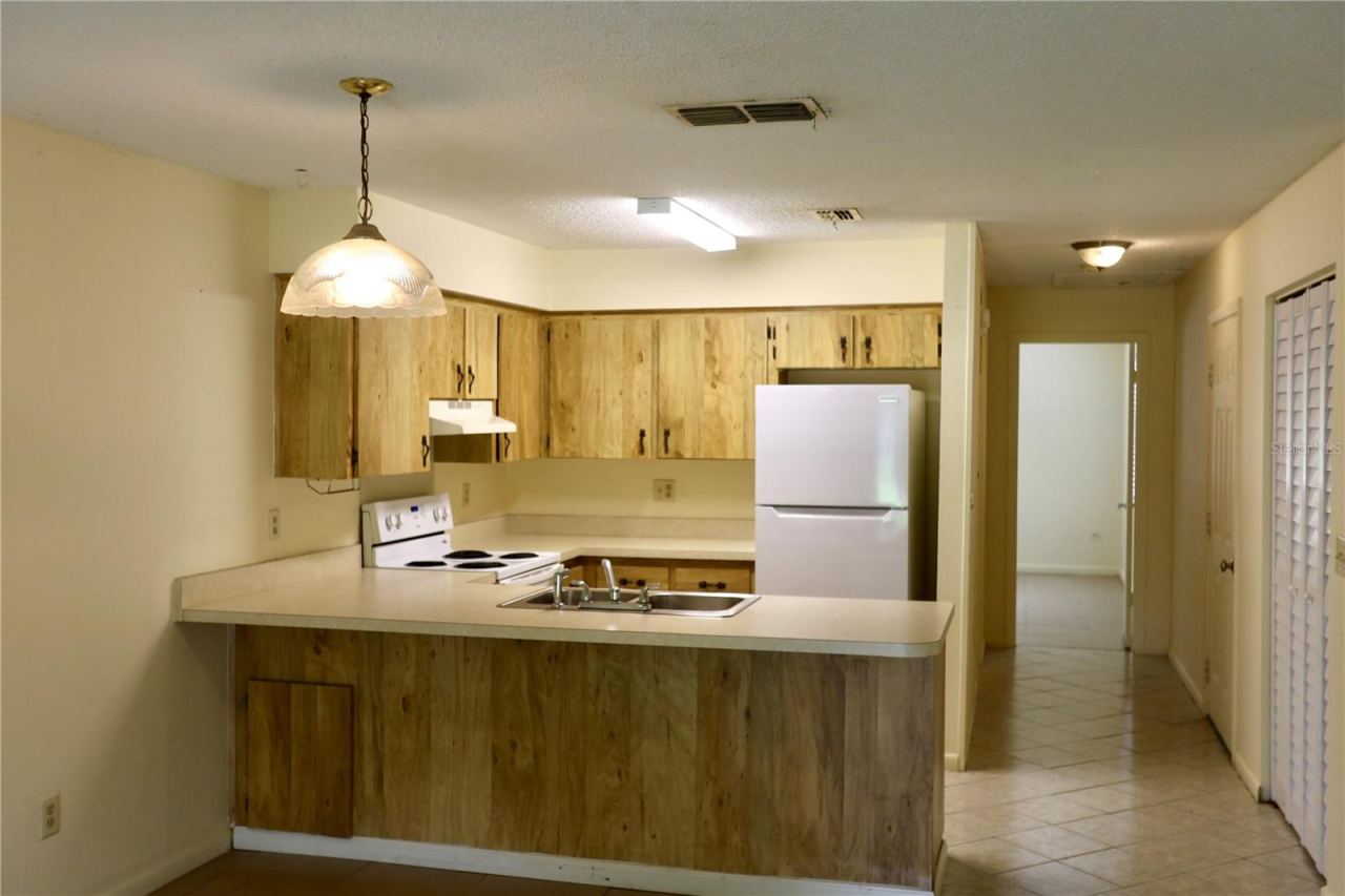 Photo 6 of 20: KITCHEN