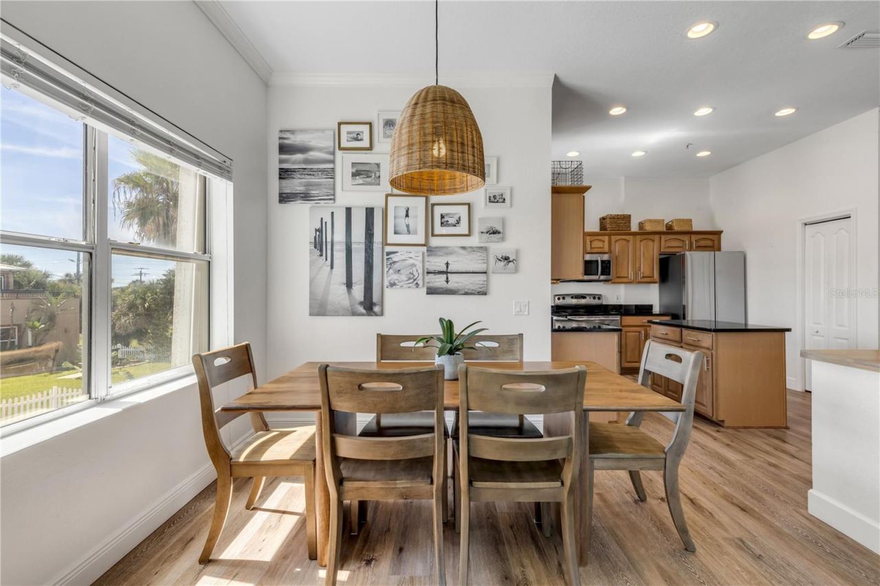 Photo 10 of 20: Dining Room