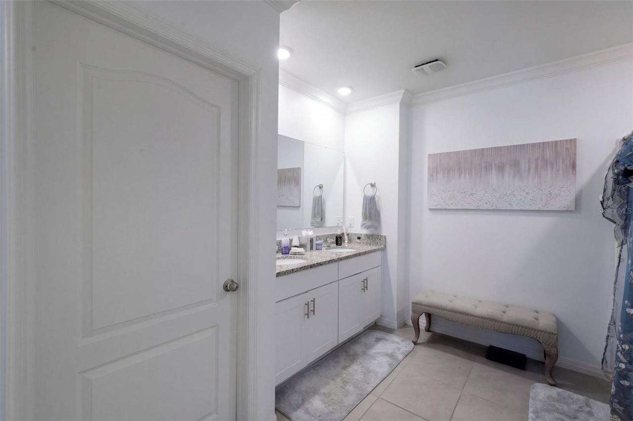 Photo 19 of 20: Primary Bathroom