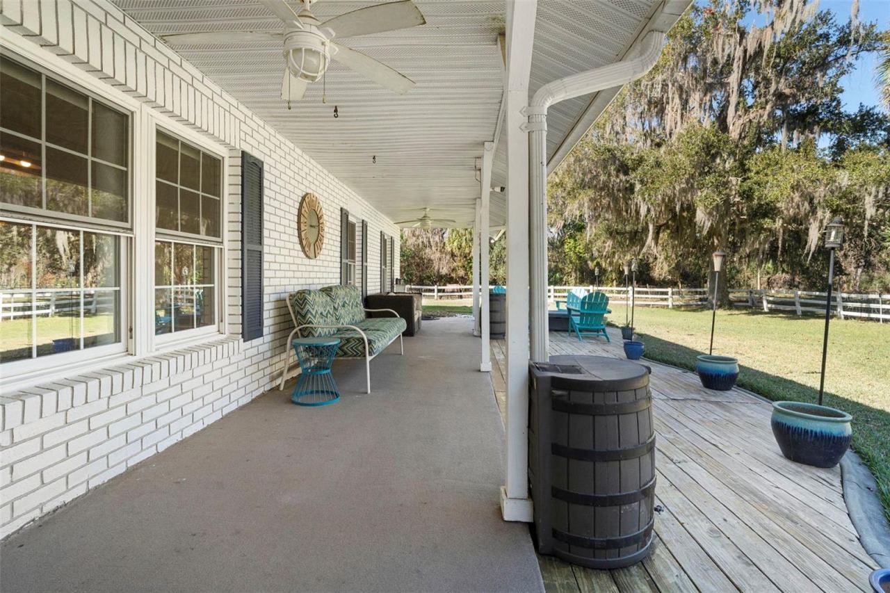 Photo 6 of 20: Front porch