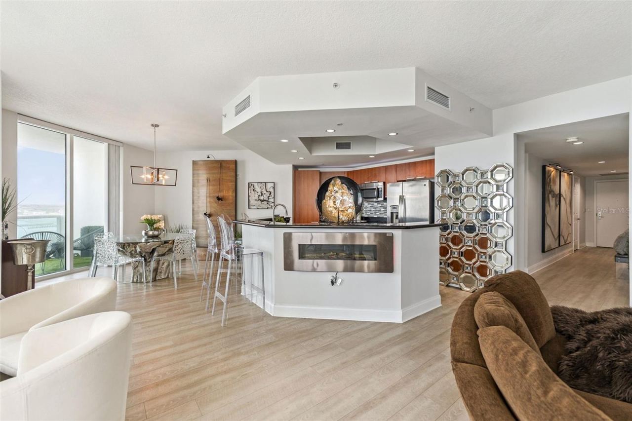 Photo 2 of 20
