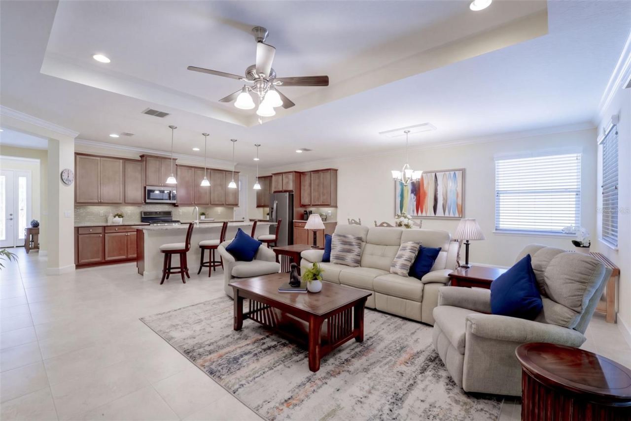 Photo 11 of 20: View of the Great Room, Dining Room & Kitchen areas