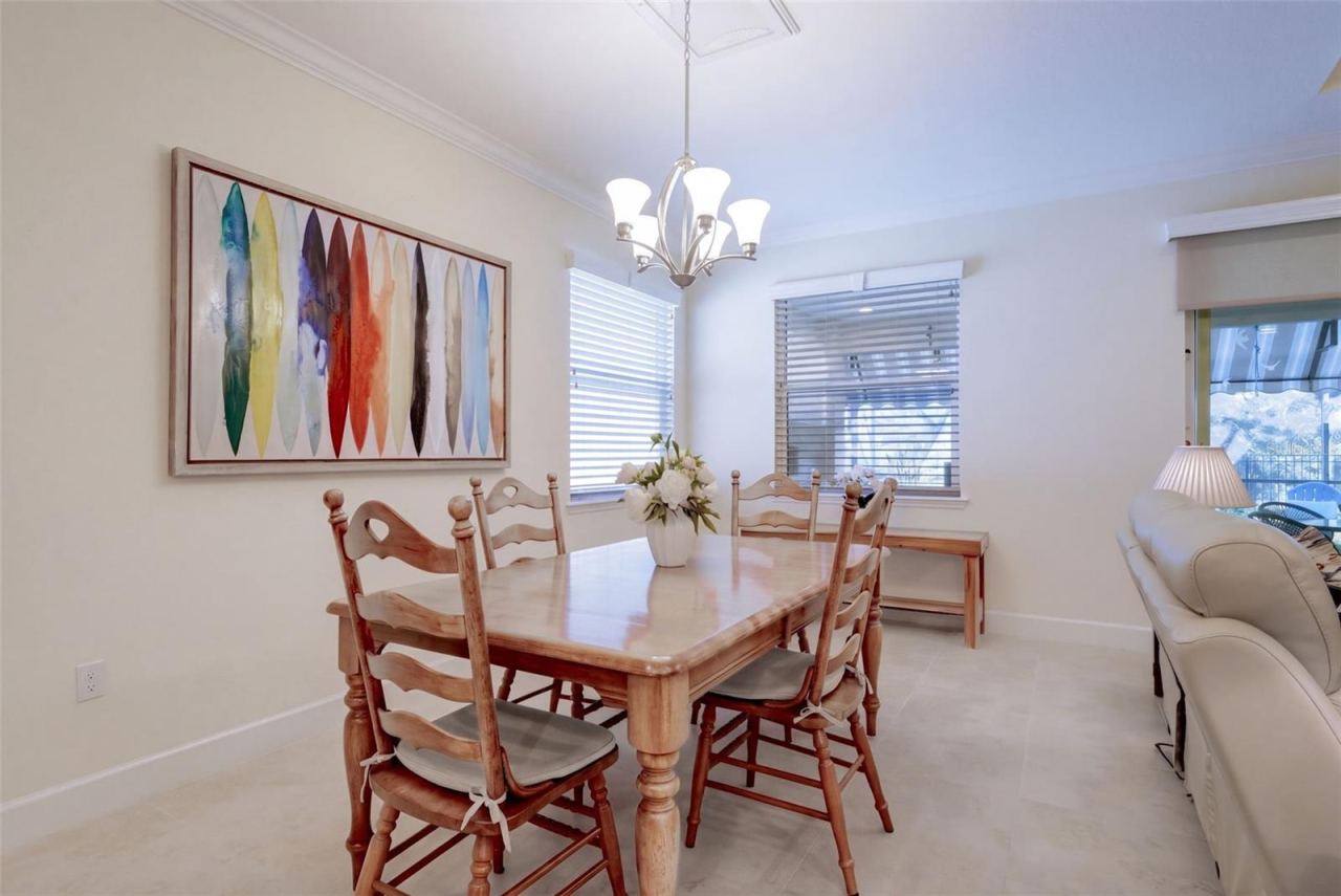 Photo 13 of 20: 10' x 18' Dining Room