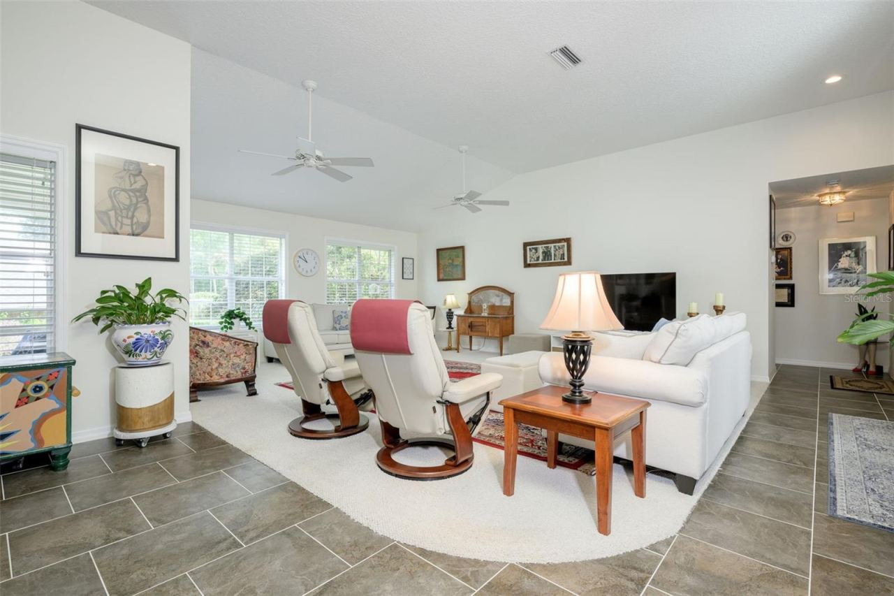 Photo 10 of 20: Oversize Living Area Room