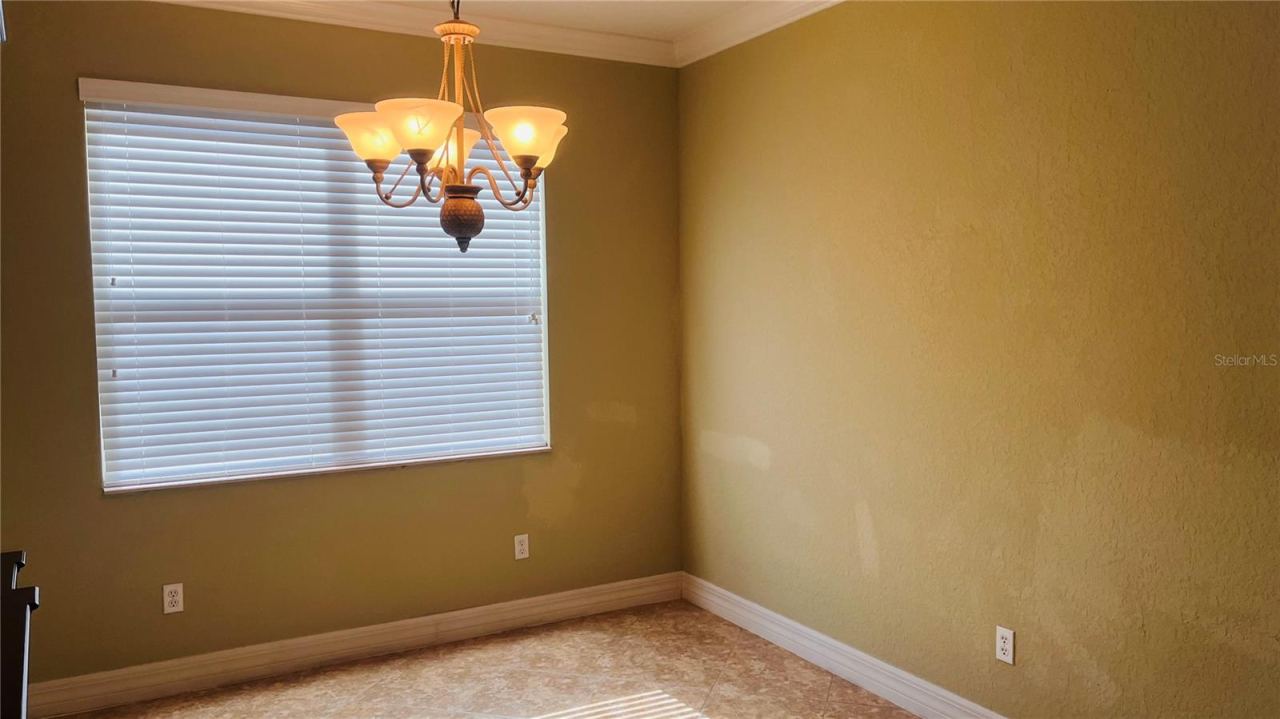 Photo 3 of 20: DINING AREA