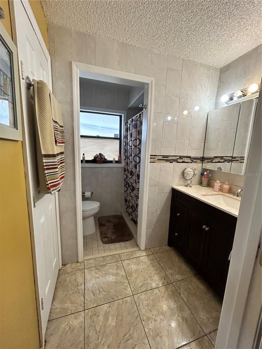 Photo 18 of 20