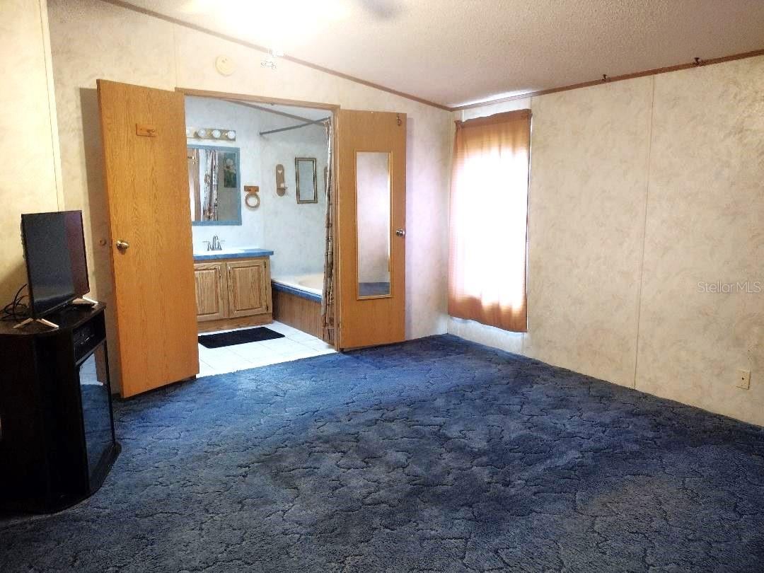 Photo 19 of 20