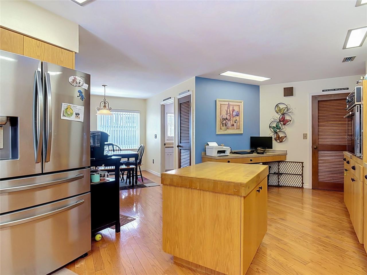 Photo 17 of 20: kitchen opens to dining room