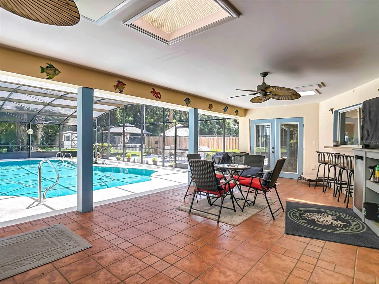 Photo 5 of 20: back covered lanai