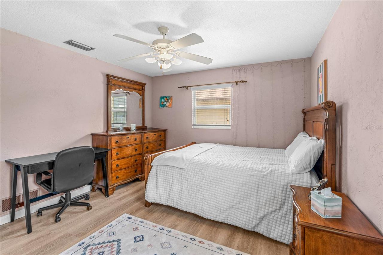 Photo 15 of 20