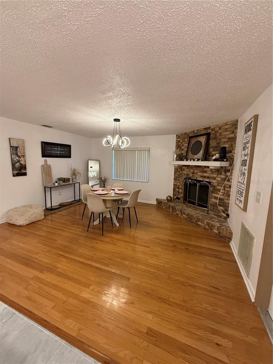 Photo 3 of 20: Dining Area