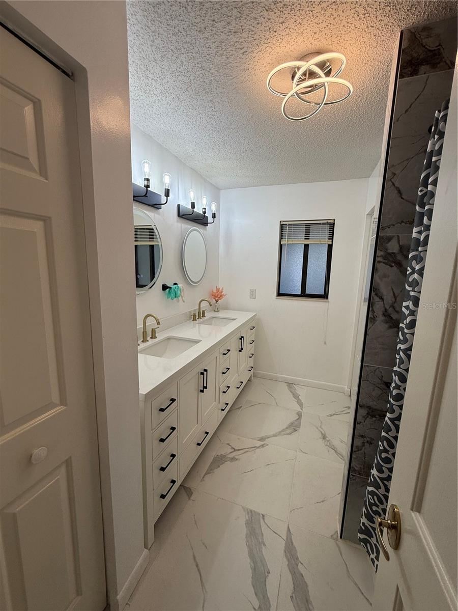 Photo 15 of 20: Guest Bathroom