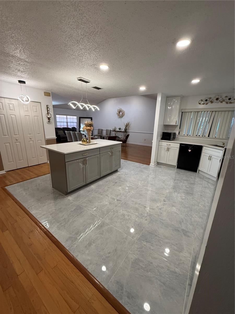 Photo 11 of 20: Kitchen from Guest Hallway