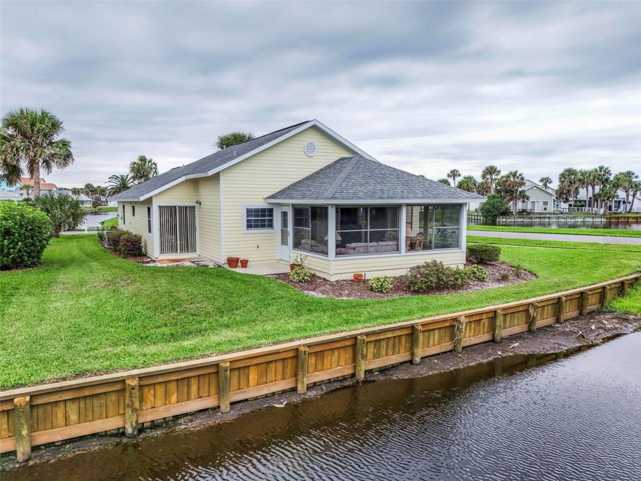 Photo 6 of 20: Waterview Backs to canal