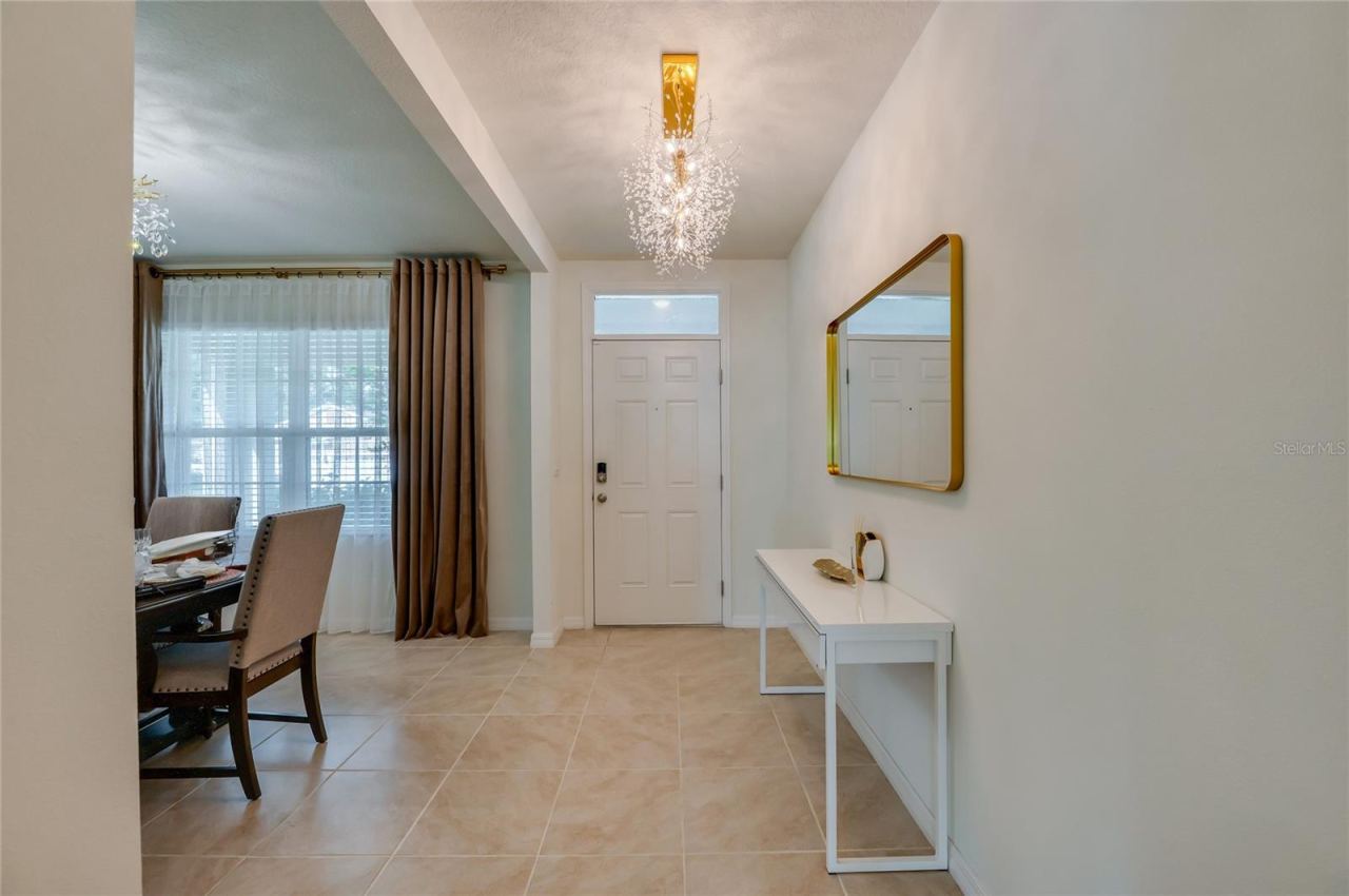 Photo 9 of 20: Entry way