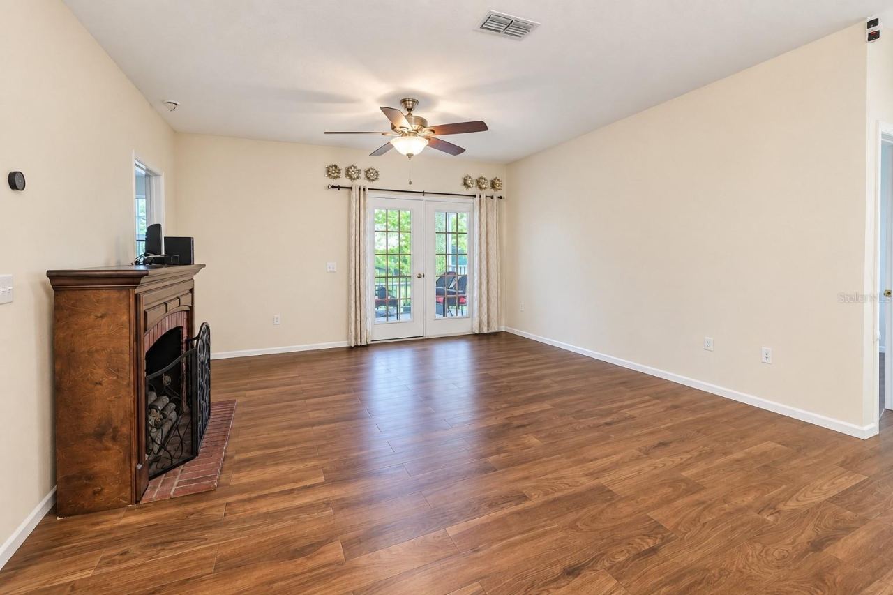 Photo 4 of 20: Living Room - other view