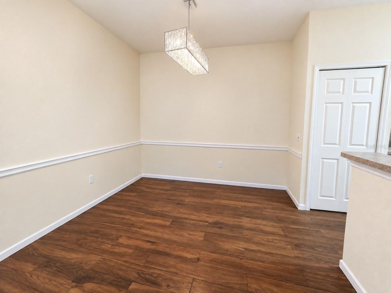 Photo 6 of 20: Dining Room