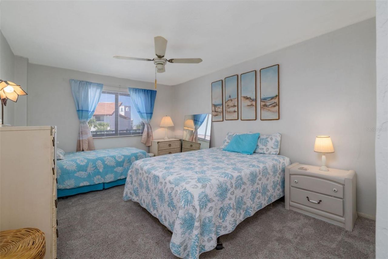 Photo 14 of 20: Large 2nd bedroom