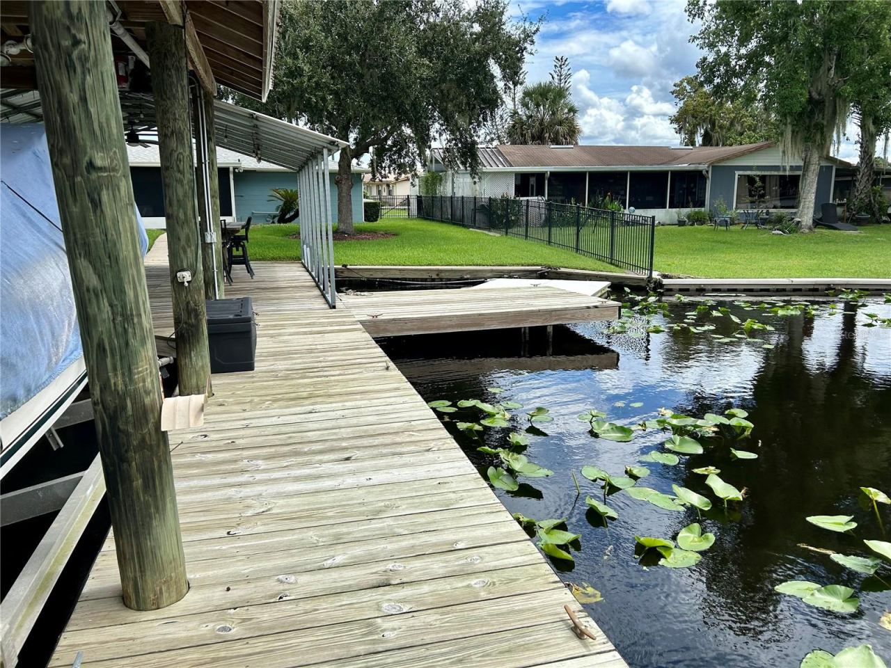 Photo 20 of 20: 1638 Paradise Walkway @ Boat Slip (Both Sides)