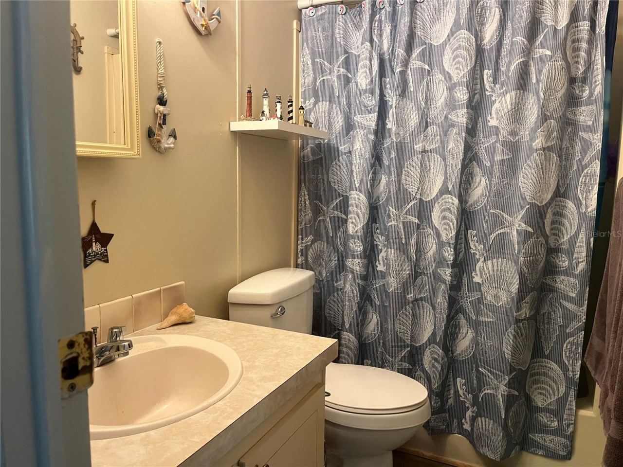 Photo 18 of 20