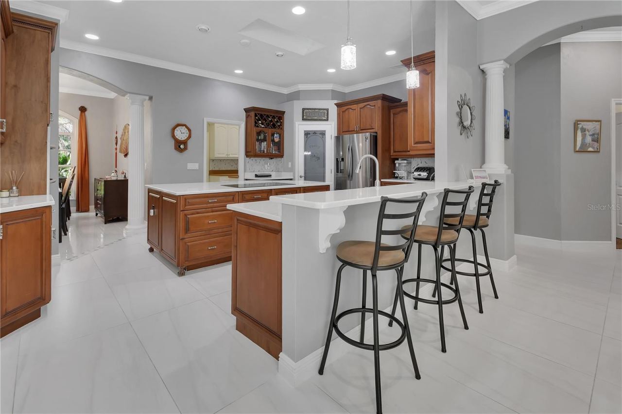 Photo 11 of 20: KITCHEN AND BREAKFAST BAR