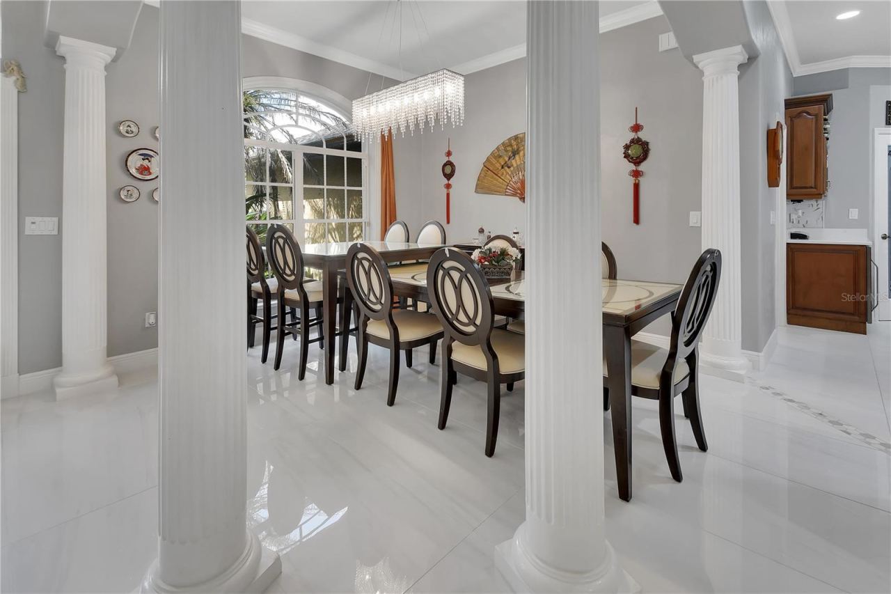 Photo 9 of 20: DINING ROOM