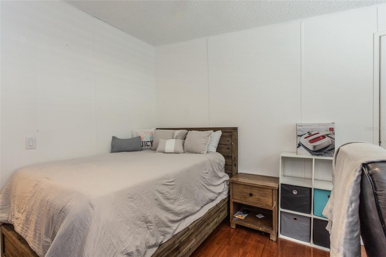 Photo 15 of 20: guest room