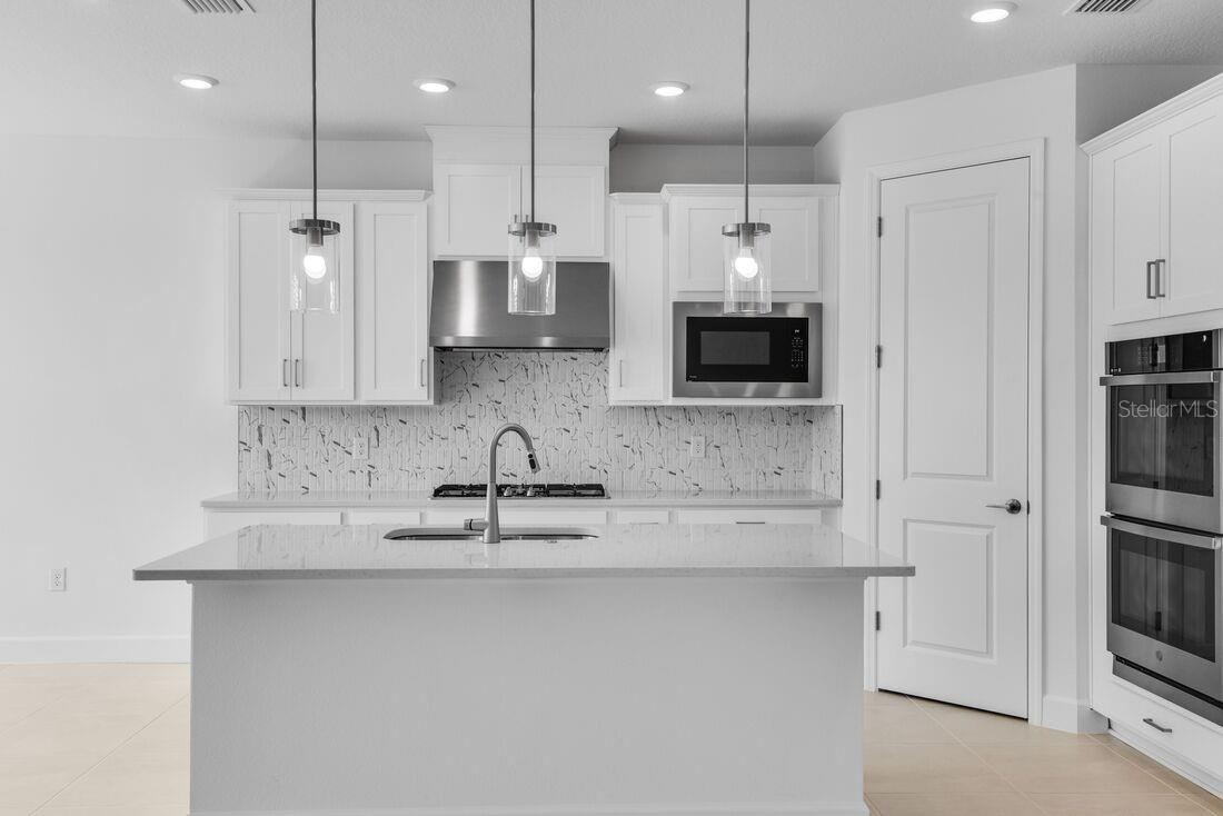 Photo 3 of 20: 672 Junonia Boulevard - Ready Now!