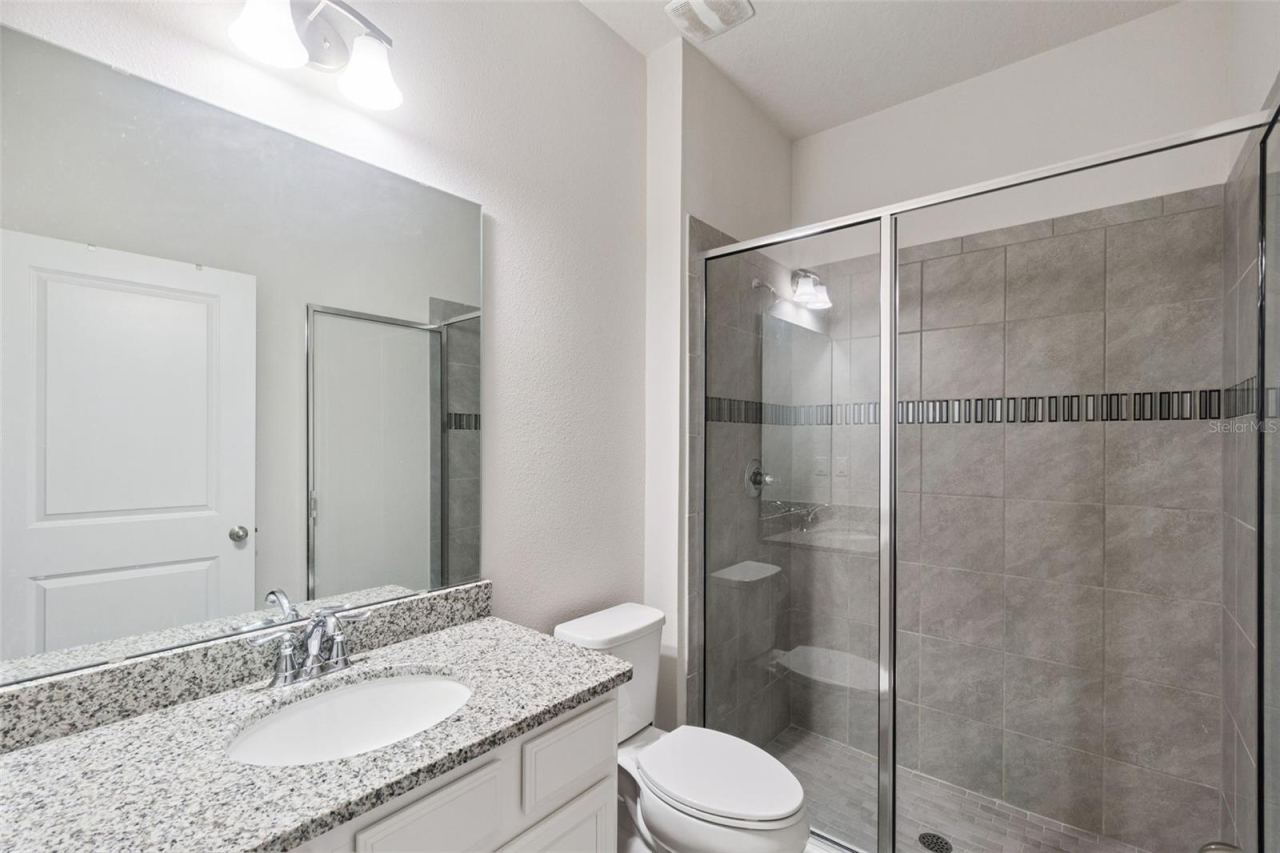 Photo 17 of 20: 1ST FLOOR FULL BATHROOM