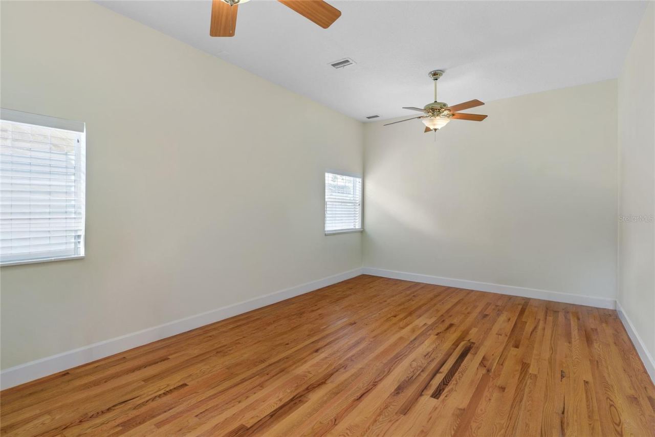 Photo 11 of 20: Den/Flex Space