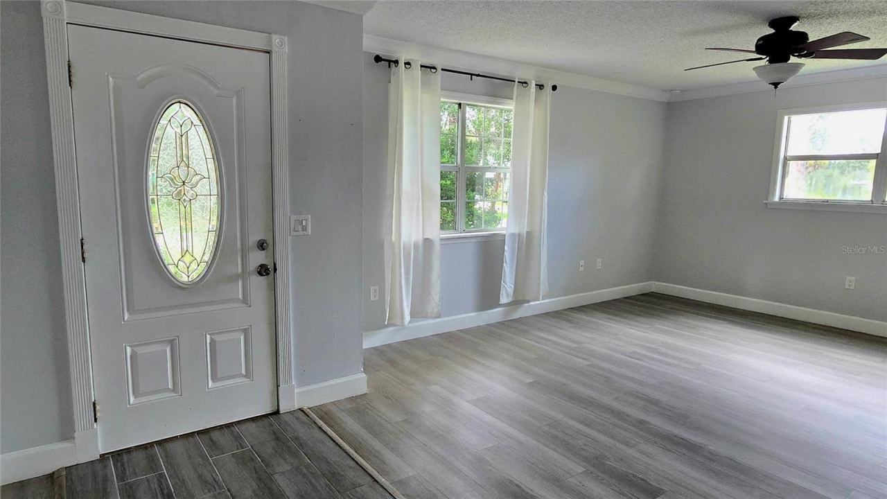 Photo 6 of 20: Entrance Front Room
