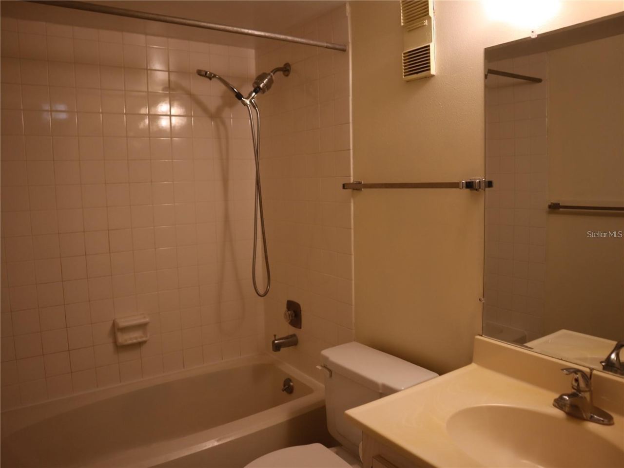 Photo 18 of 20