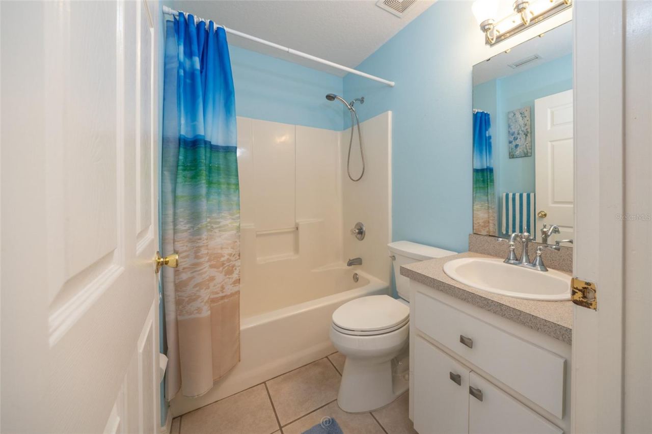 Photo 11 of 18: Bathroom 2