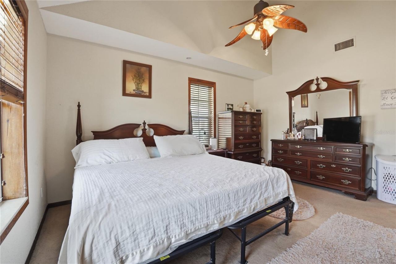 Photo 11 of 20: Master bedroom with high ceiling.