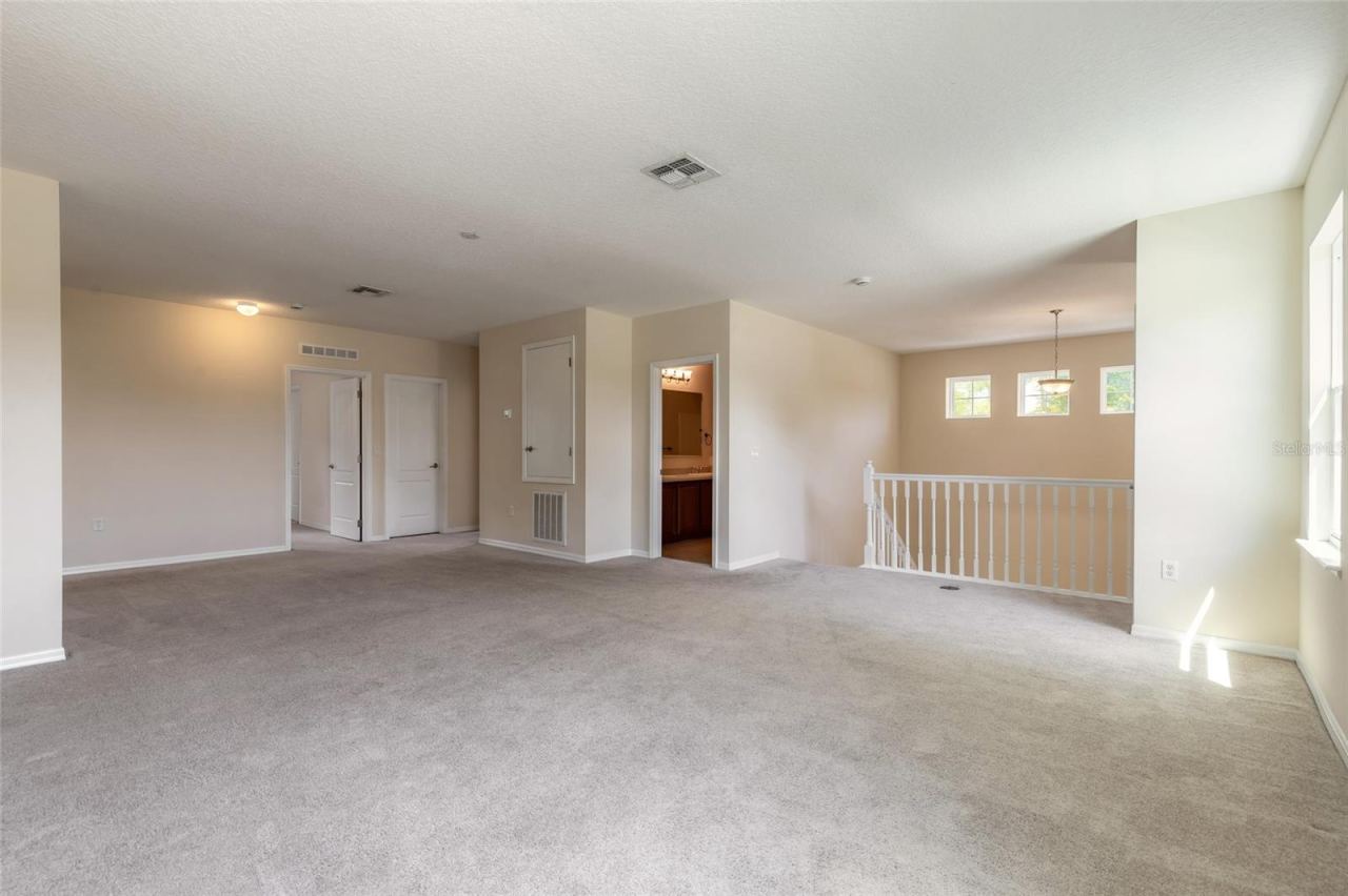 Photo 4 of 20: Loft - Great Room
