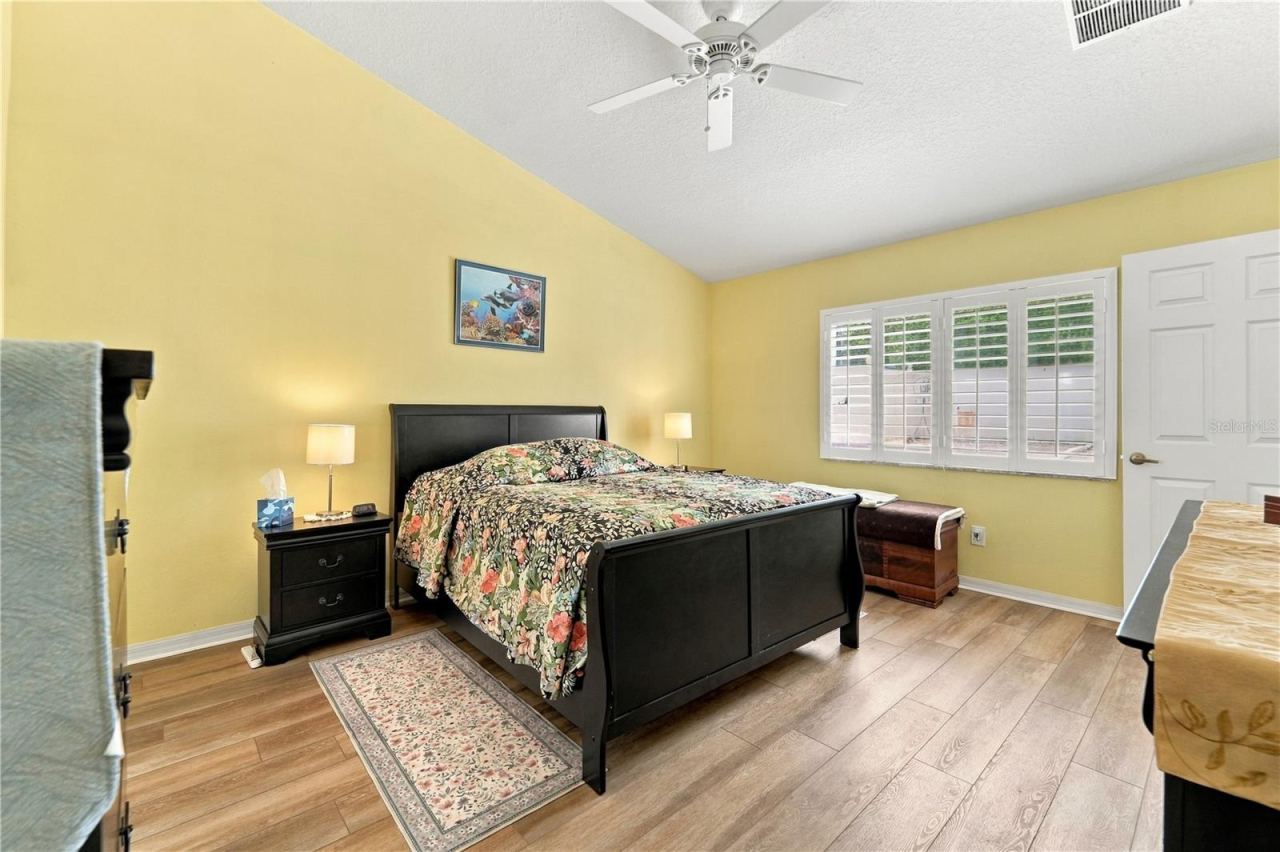 Photo 16 of 20: Spacious primary bedroom