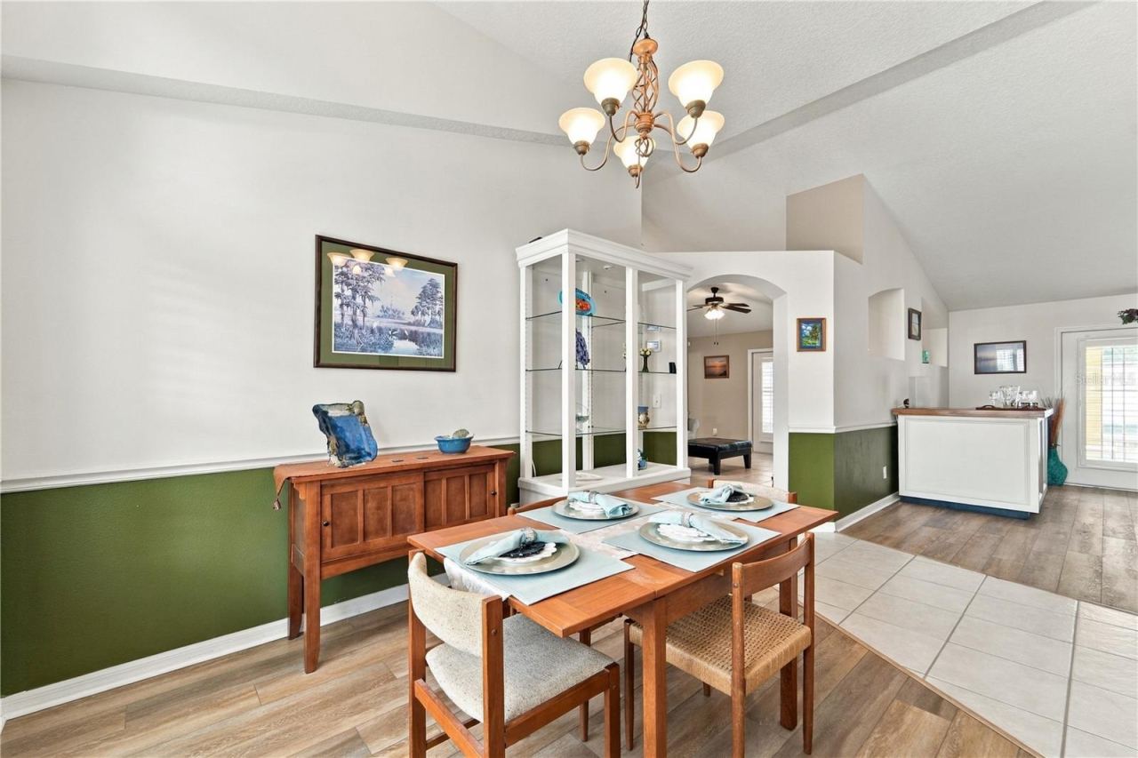 Photo 8 of 20: View of dining room and living room from foyer