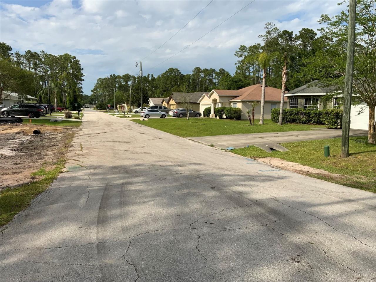 Photo 7 of 8: Neighborhood View from Lot
