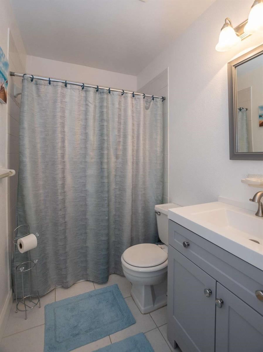 Photo 20 of 20: UPSTAIRS BATHROOM TUB WITH SHOWER