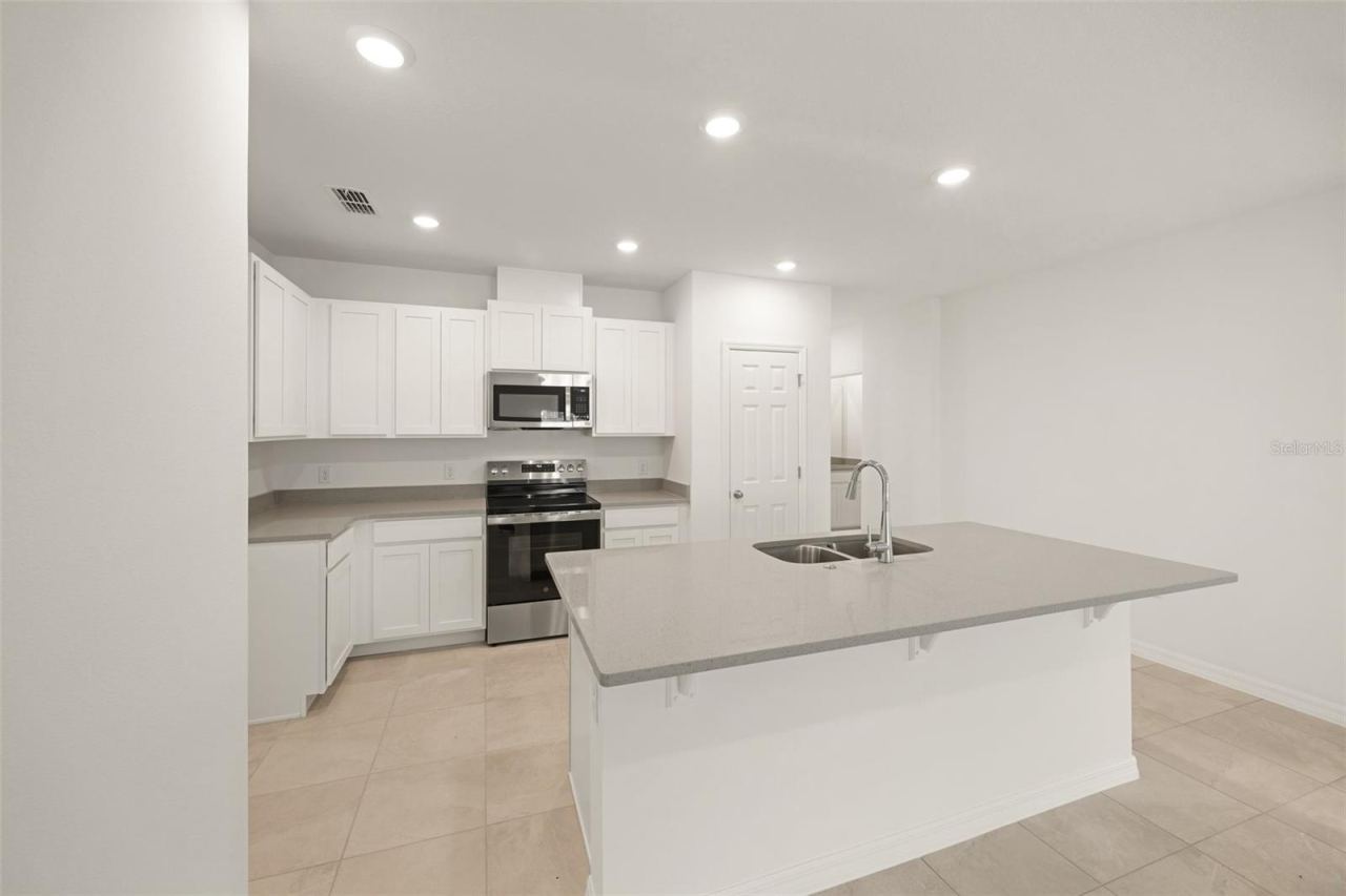 Photo 3 of 20: Kitchen