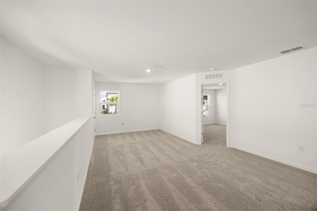 Photo 12 of 20: Loft